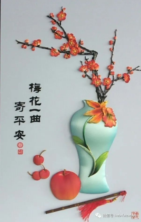 河北省承德市丰宁县 布糊画《梅花一曲寄平安》作者：滕艳春.png